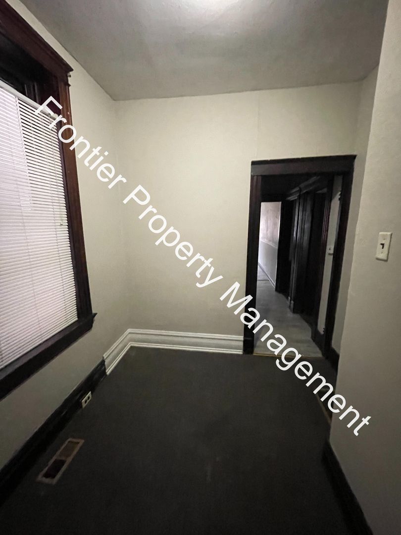 3922 Minnesota Ave unit 3922 Minnesota 1F – photo 2
