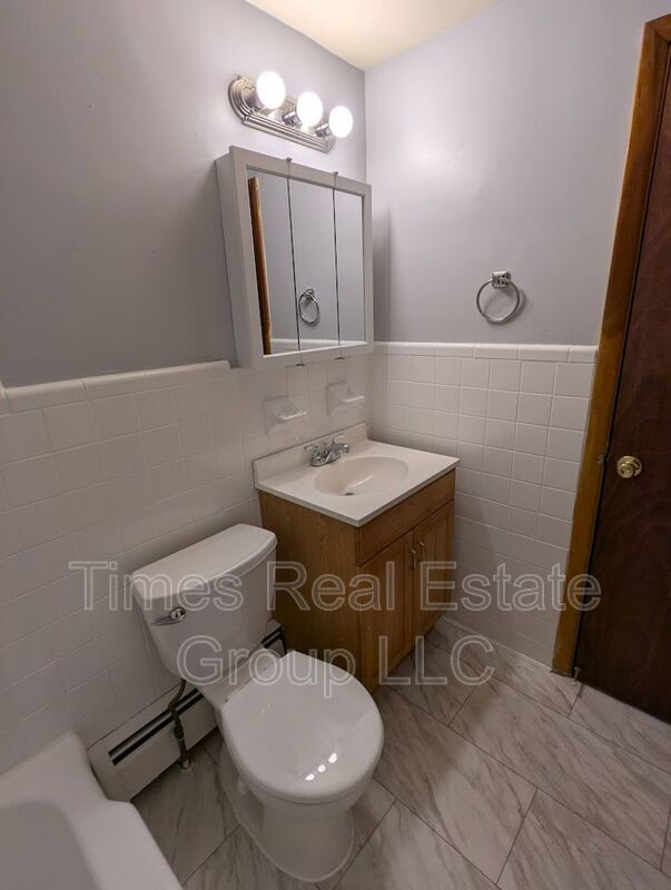708 Carmen Dr unit B – photo 2