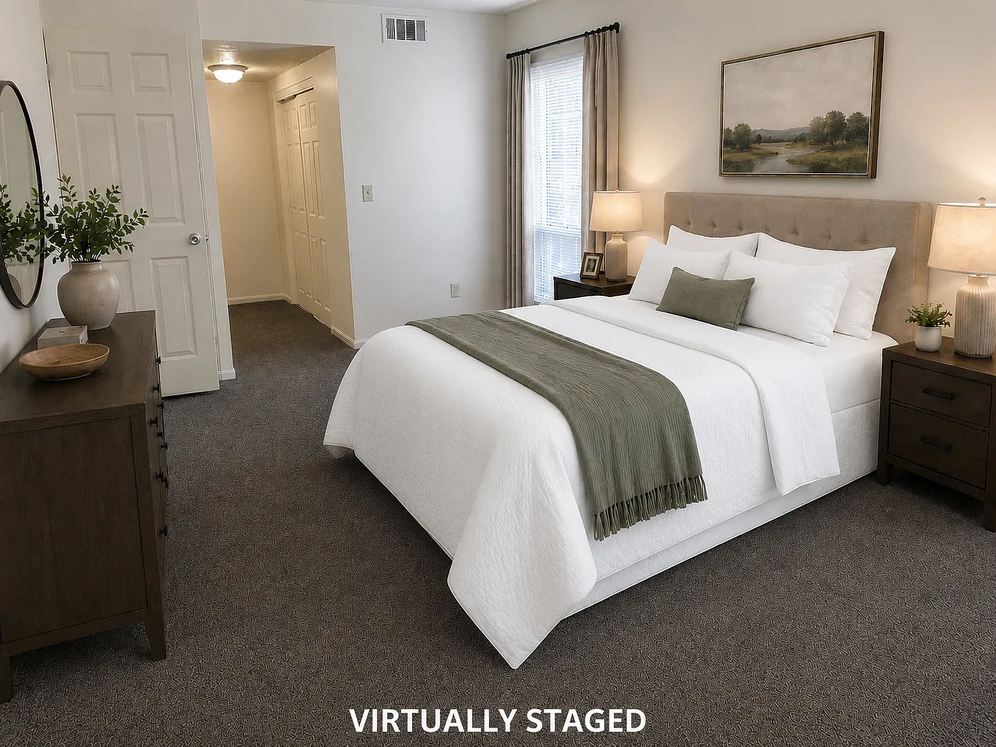 Royal Manor Apartments – photo 1