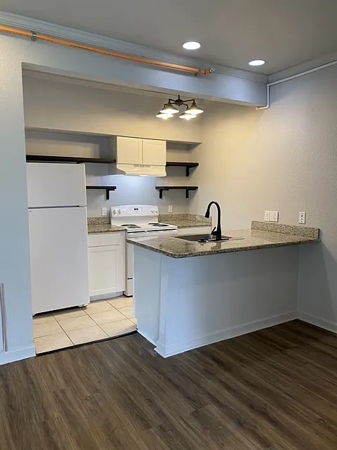 Cottages at Corporate – photo 1