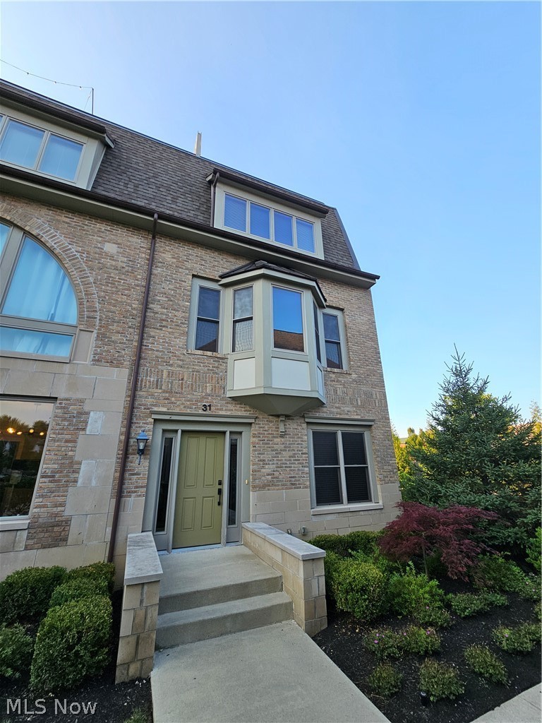 31 Ashbourne Dr – photo 2