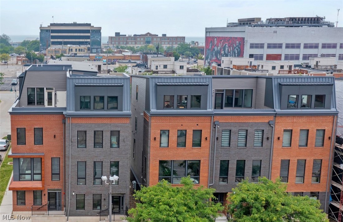 1403 Superior Ave E – photo 1