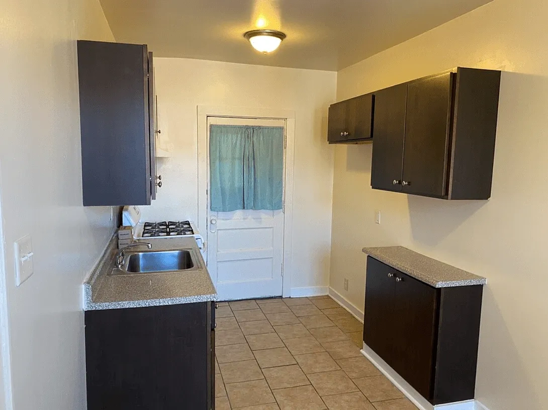 8201 S Michigan Avenue – photo 1