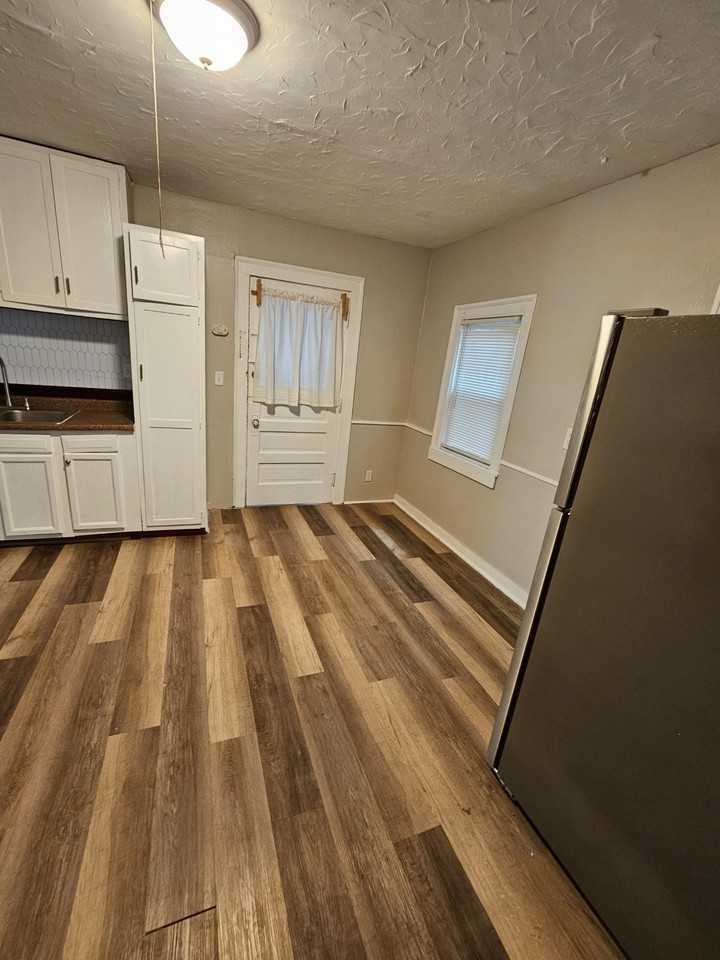 3811 John Ave unit 1 – photo 1