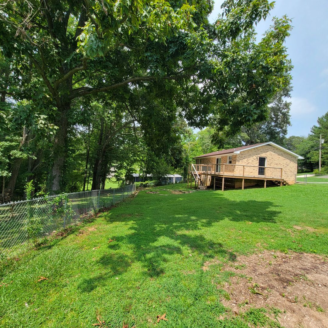 2128 Wildwood Rd – photo 2