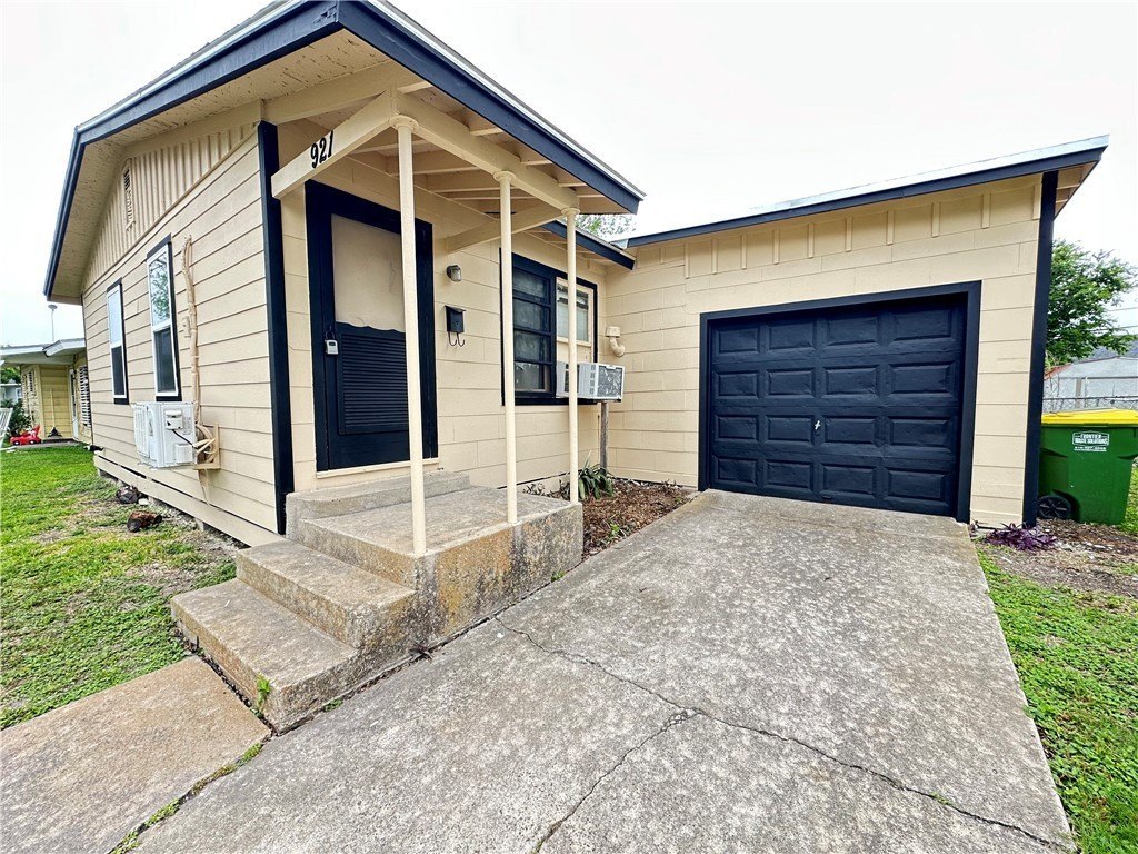 921 Oak St – photo 3