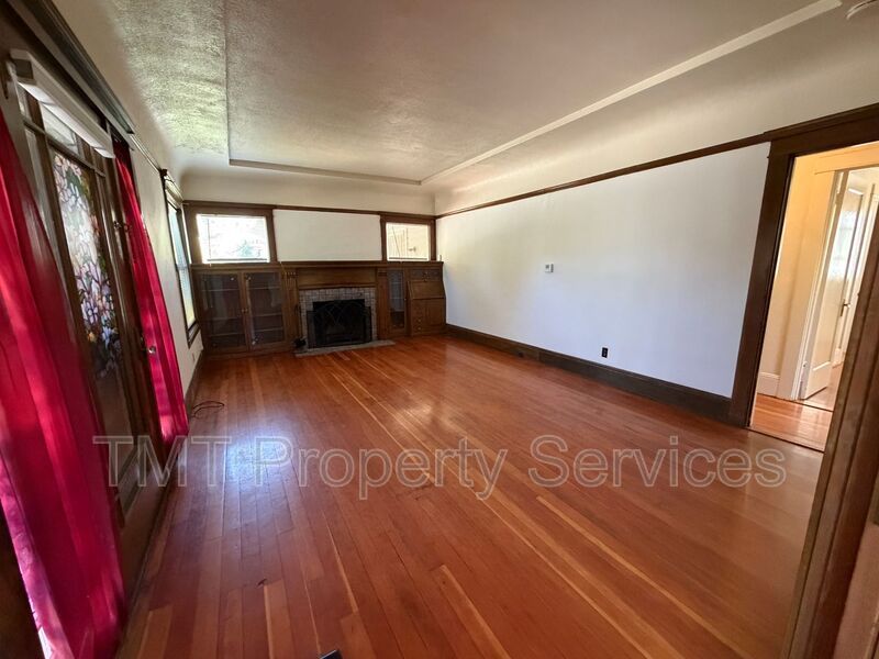 1111 N San Jose St – photo 2