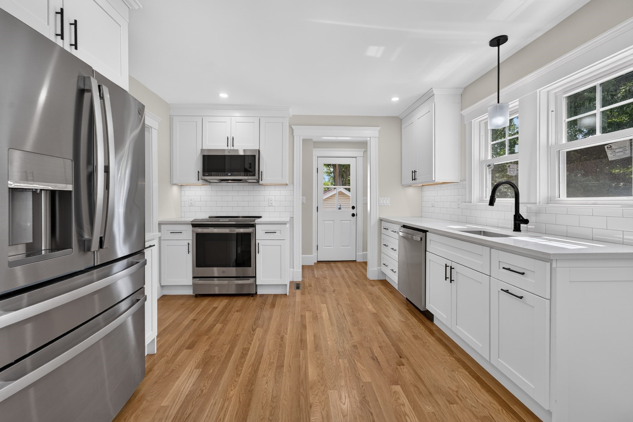 47 Ronald Rd – photo 1