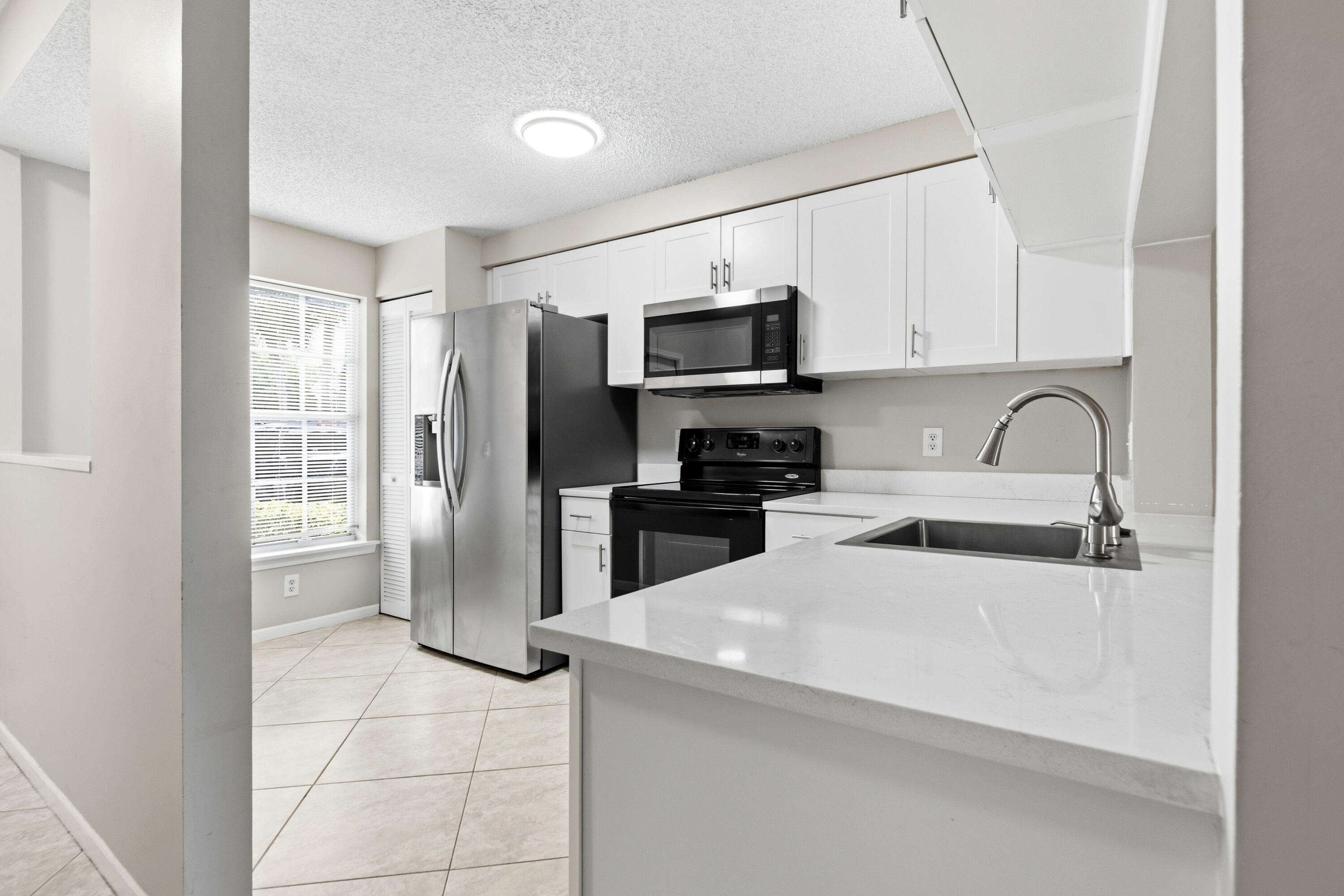 5380 Jubilee Way unit 200 – photo 1