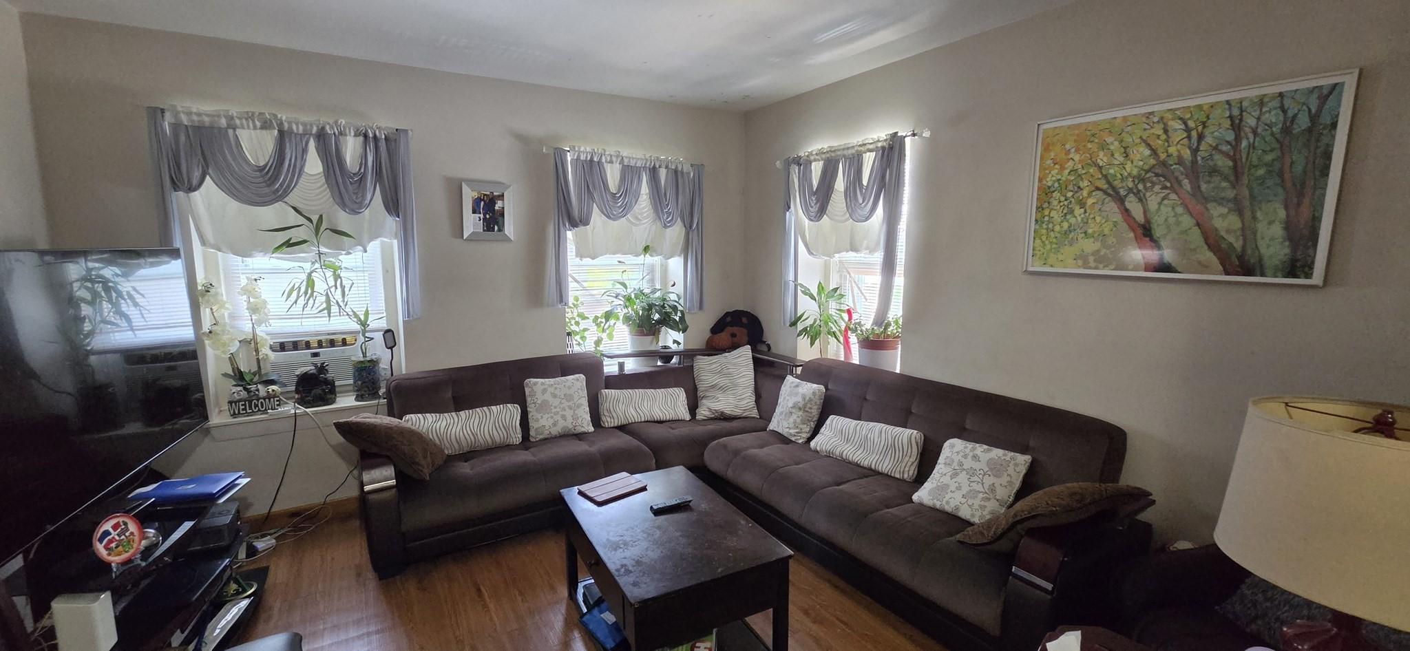 184 Gladstone St unit 3 – photo 4