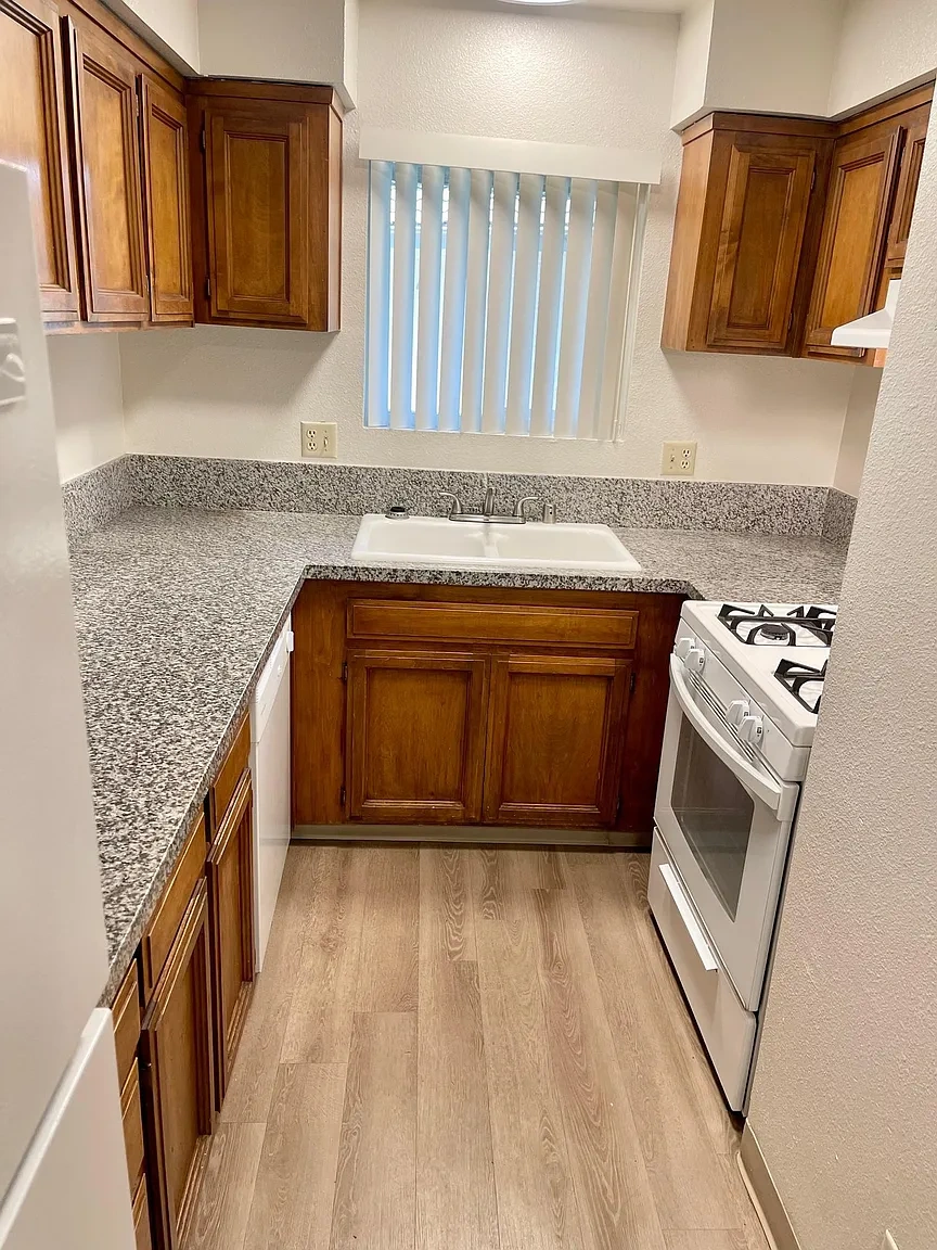 Sunridge Townhomes – photo 2
