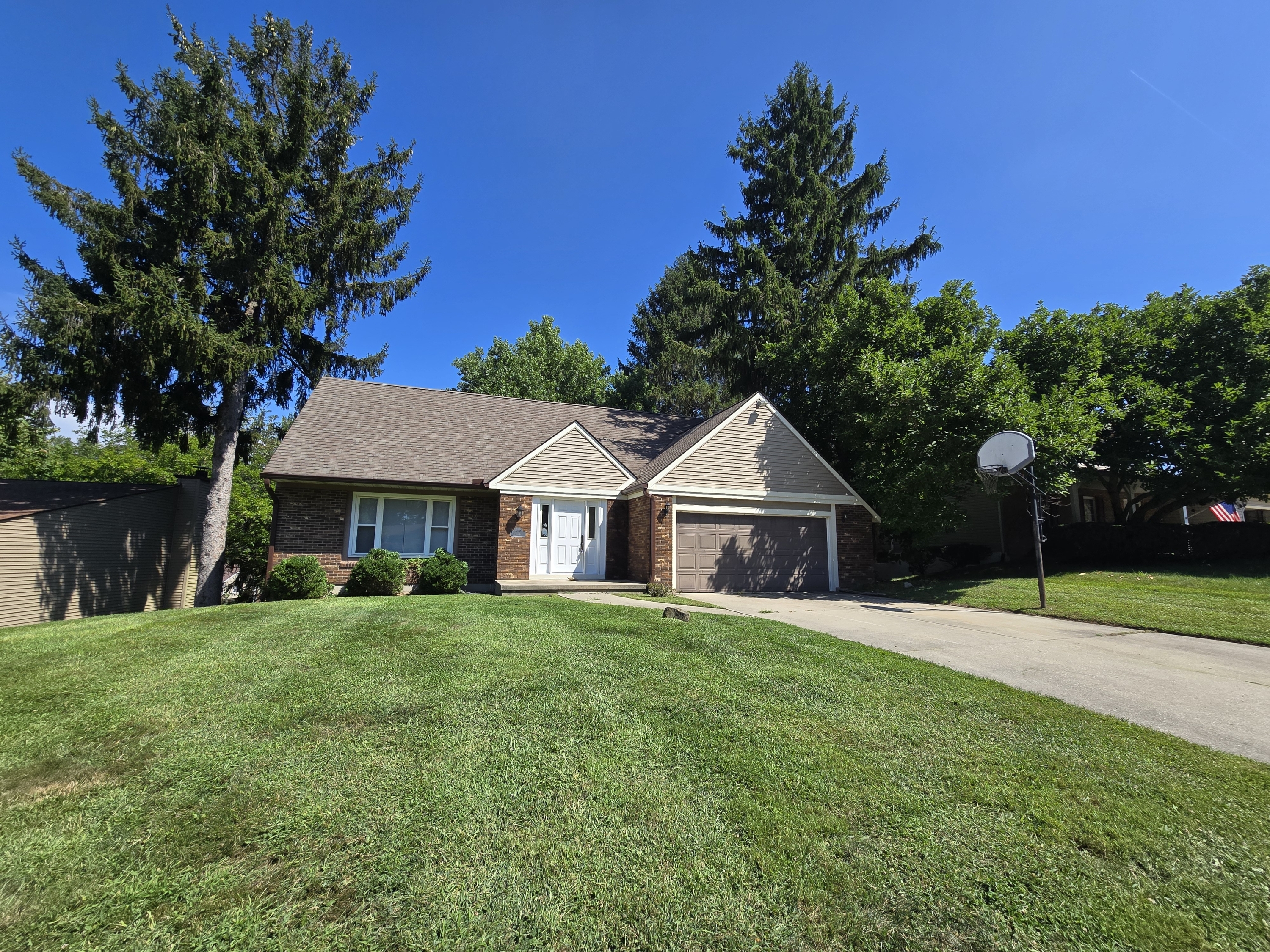 1276 N Howell Dr – photo 1