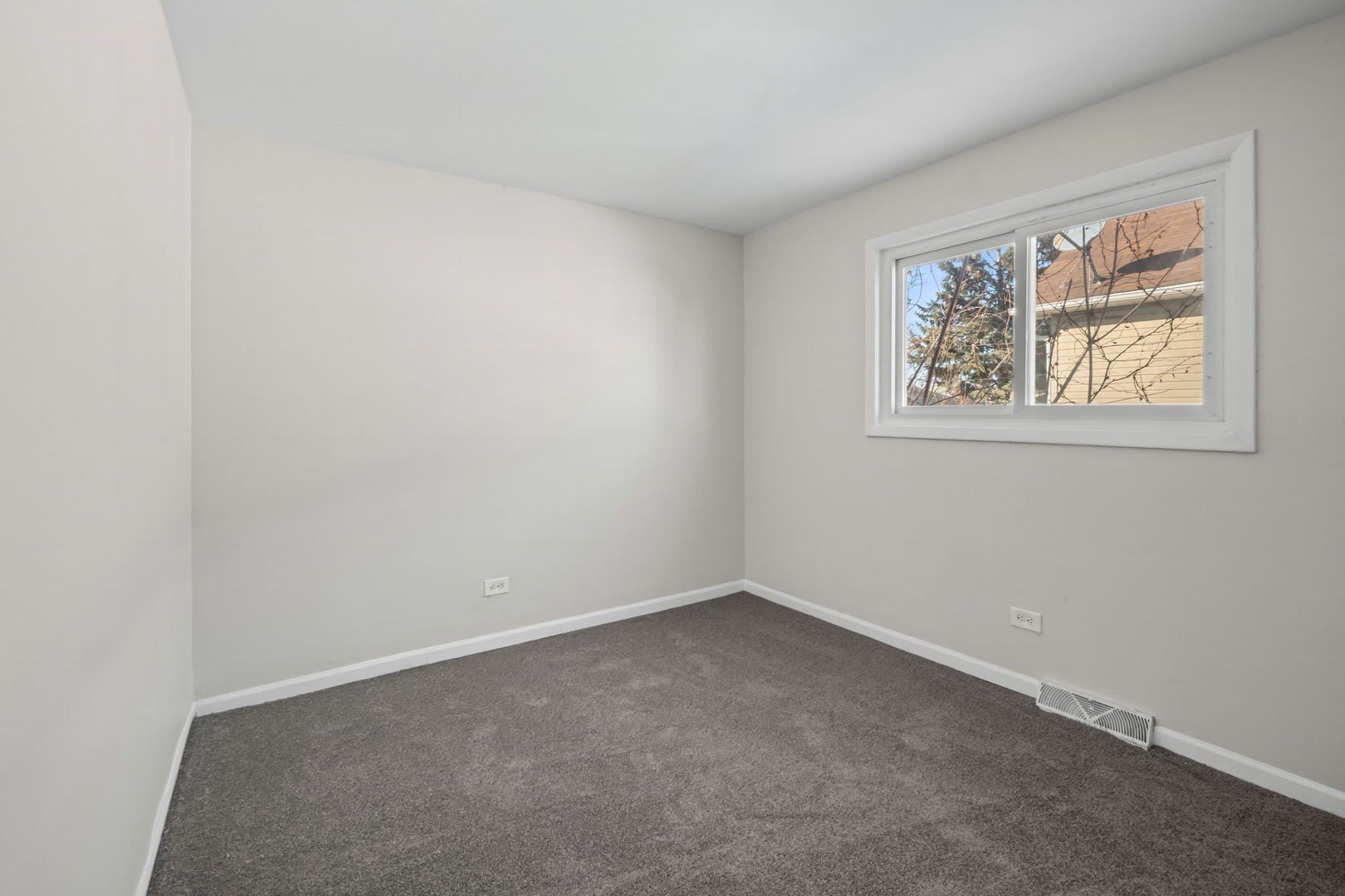 10214 S La Salle St – photo 5