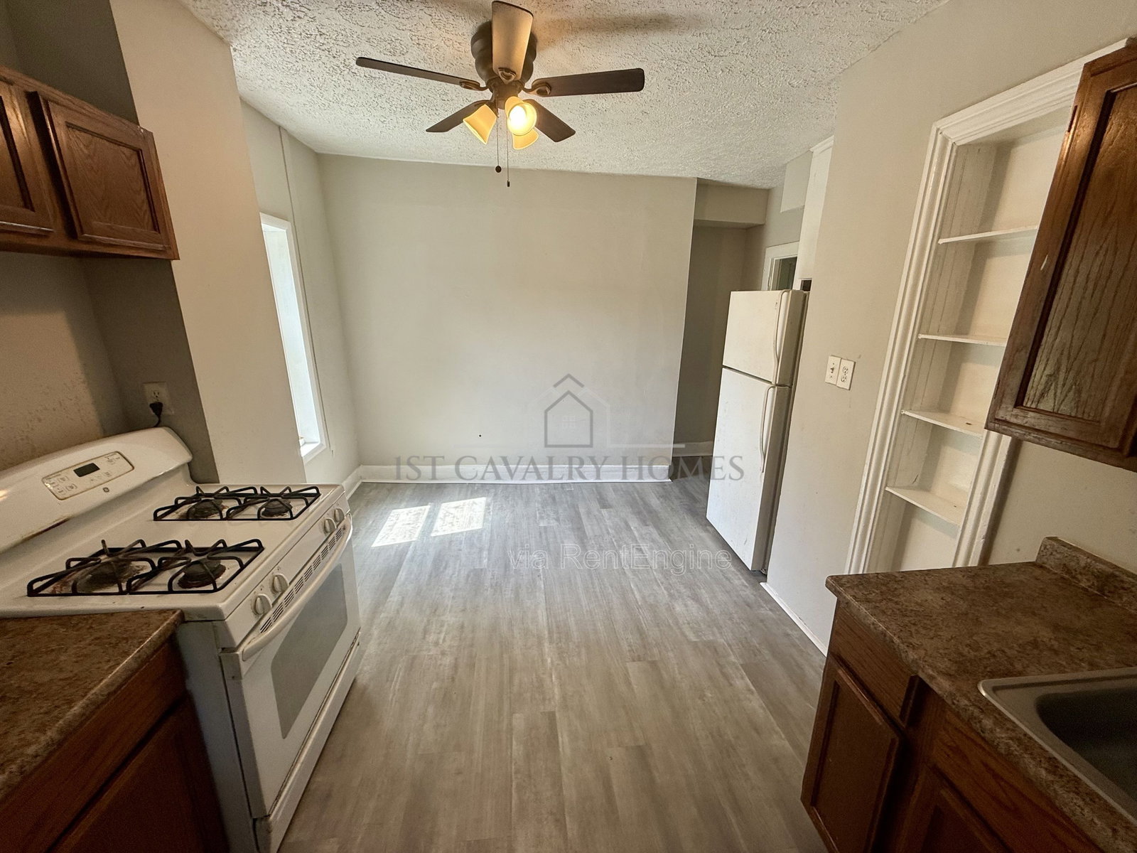 366 Buckingham St unit 2 – photo 3