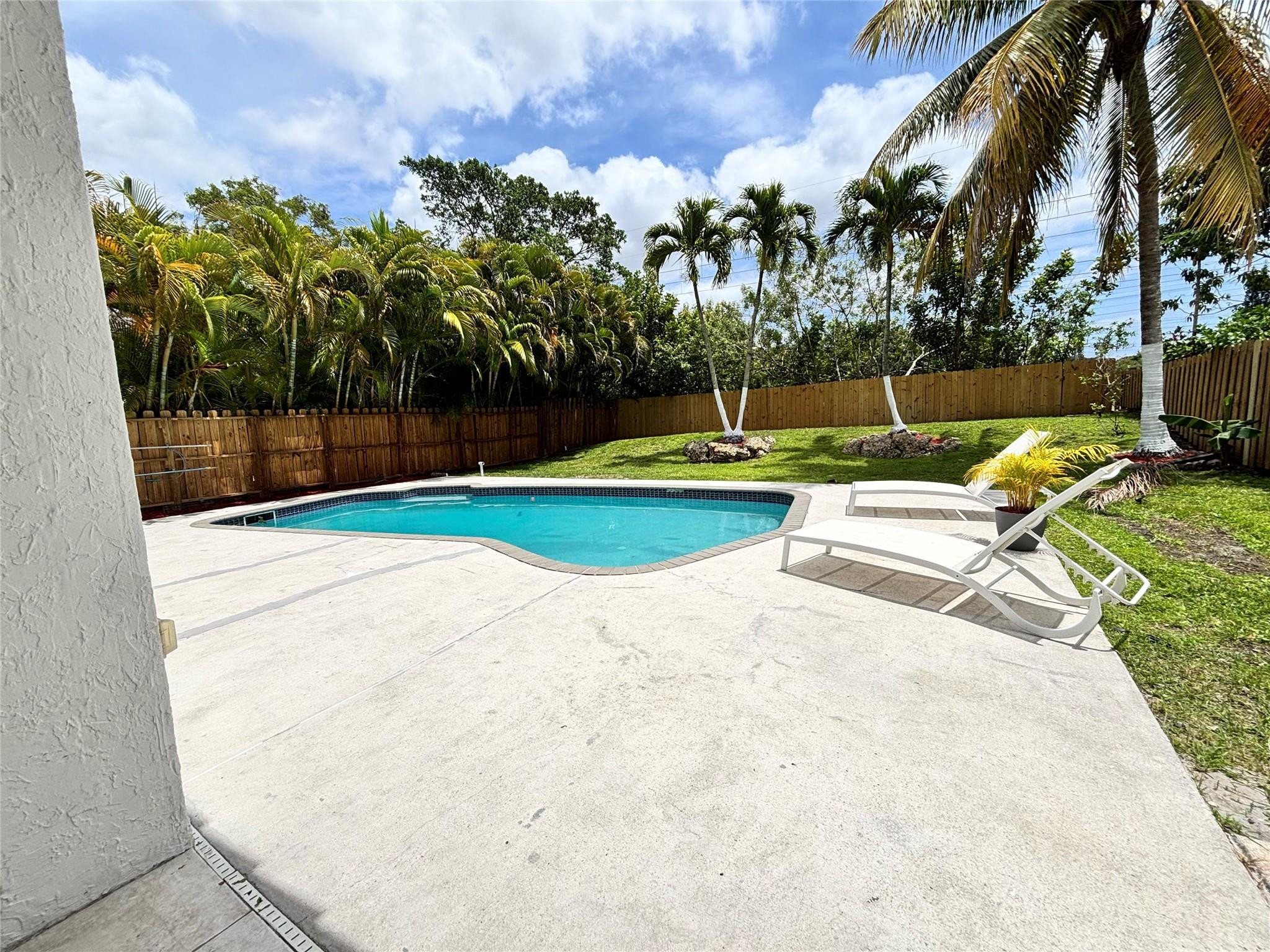 2990 NW 68th Ave – photo 5