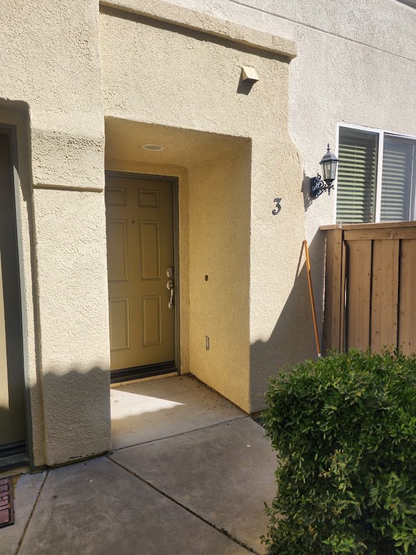 25176 Crest Haven St – photo 2