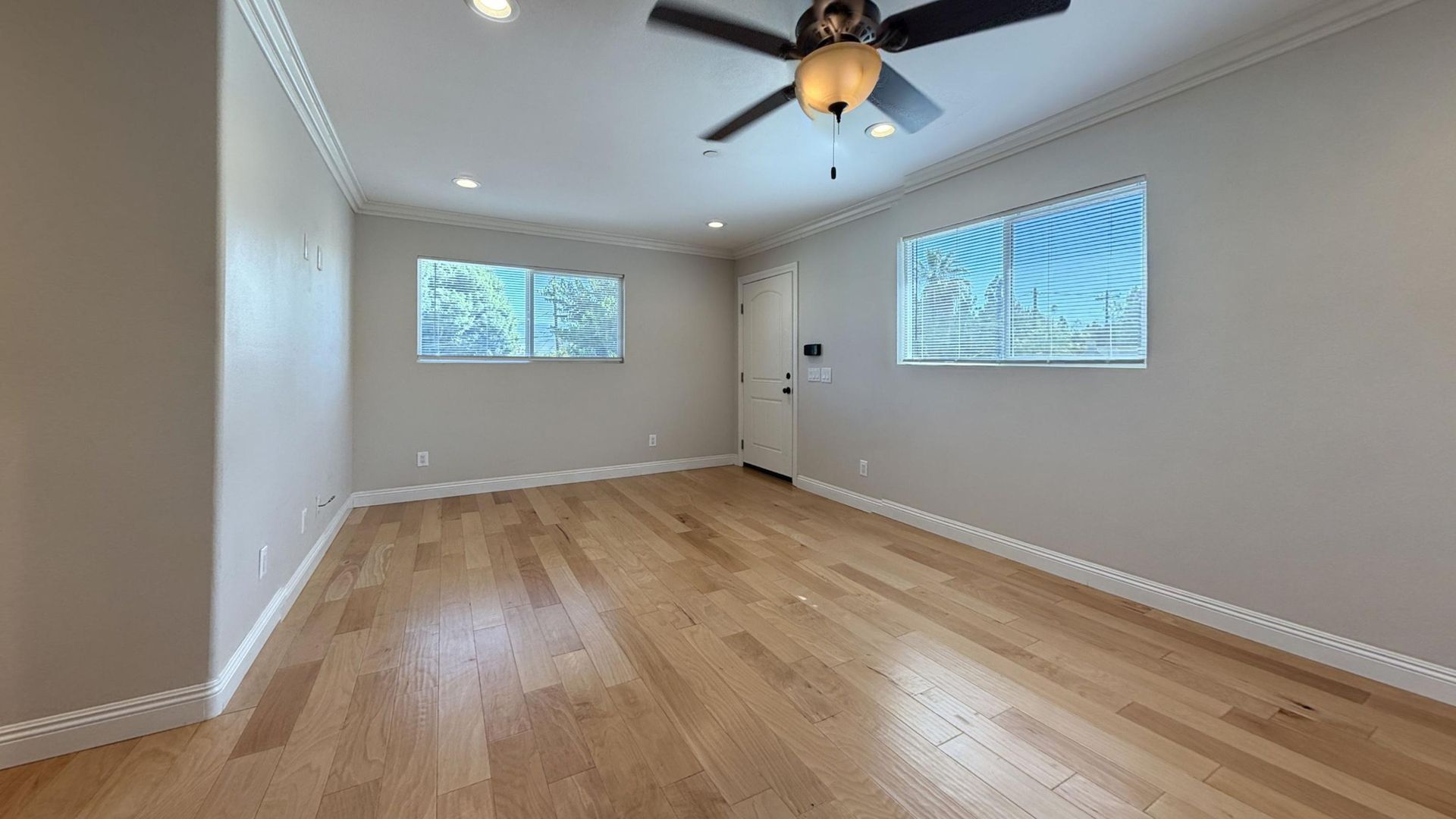 25461 Cole St unit Unit 2 – photo 4