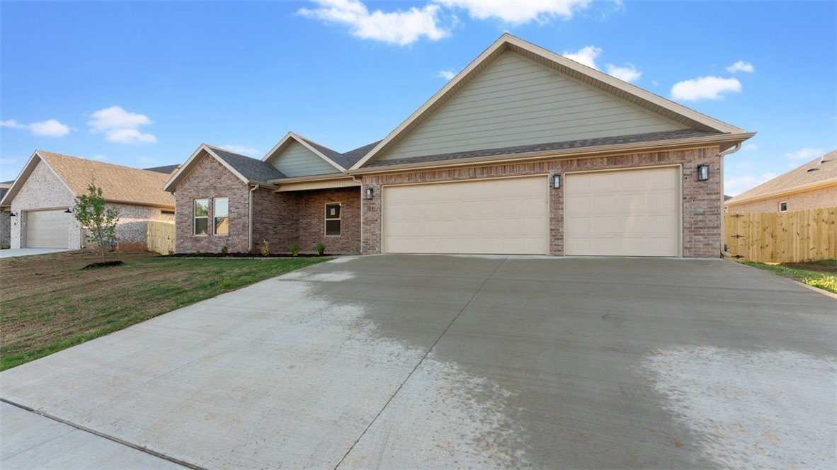 97 N Adler Ave – photo 1