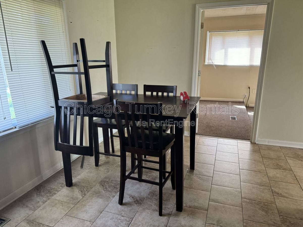 105 S Sycamore Ln – photo 4