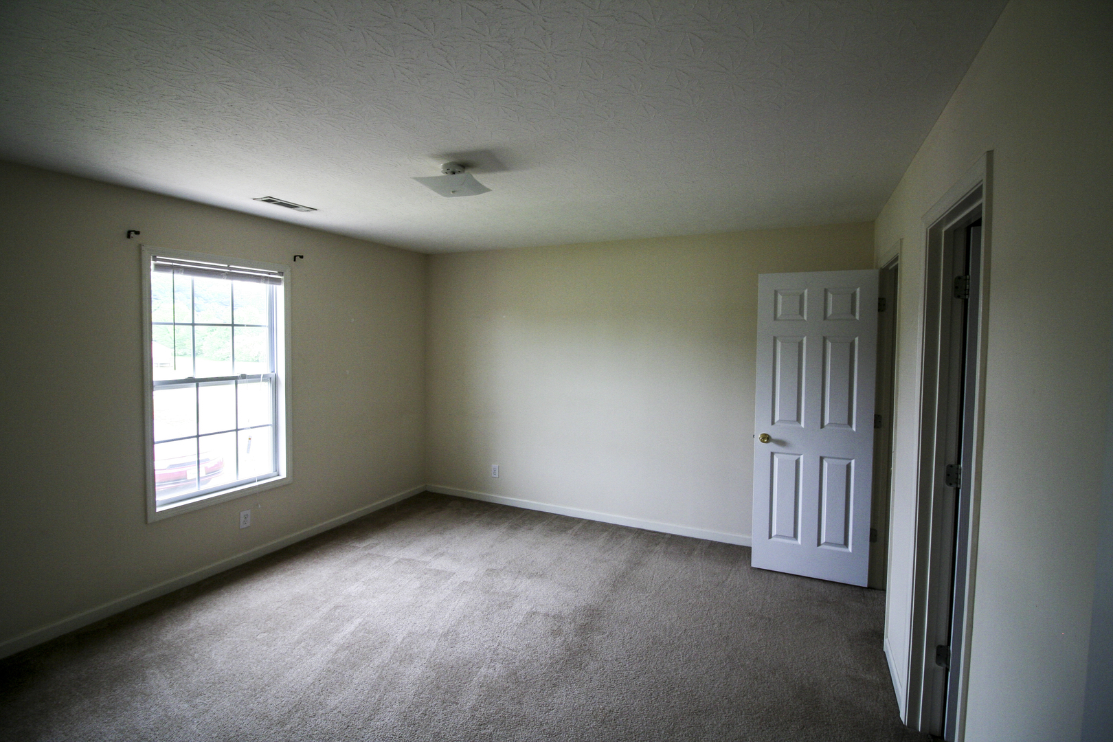 825 Kinniard Rd unit B – photo 4
