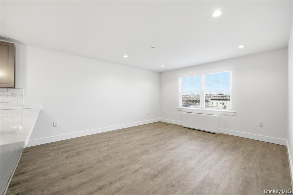 180 Deer Park Ave #307 – photo 5