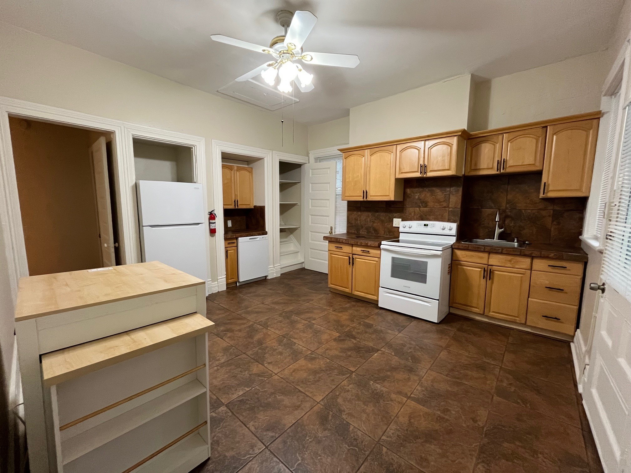 332 Stratford Ave unit # 1 – photo 1