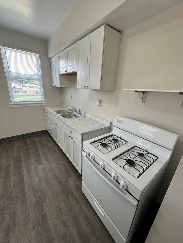 527 Marwood Ave – photo 1