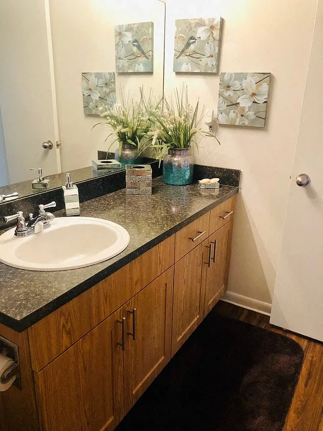 Brookside Manor Apartments – photo 1