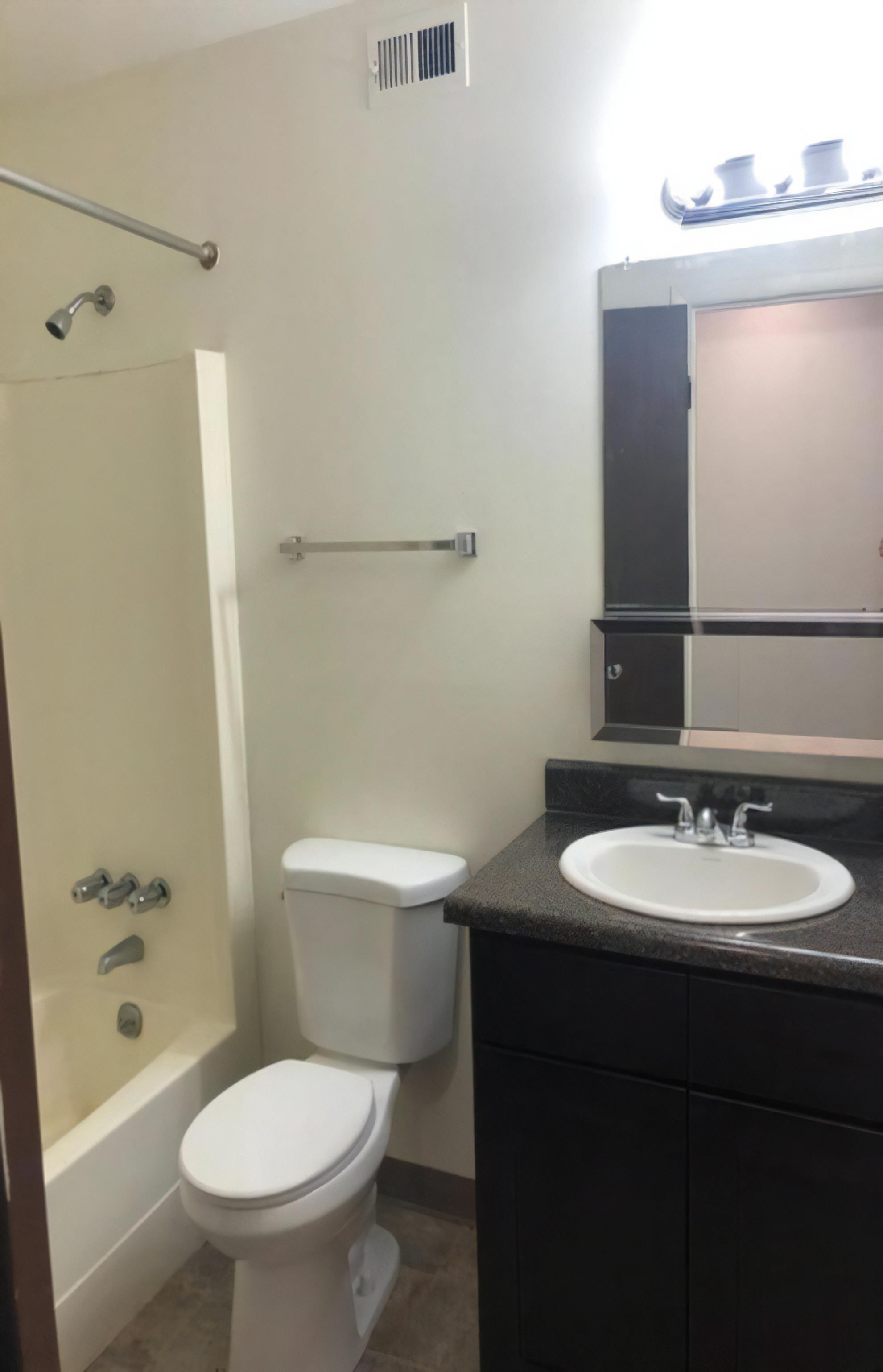 2200 Foxbourne Rd – photo 4