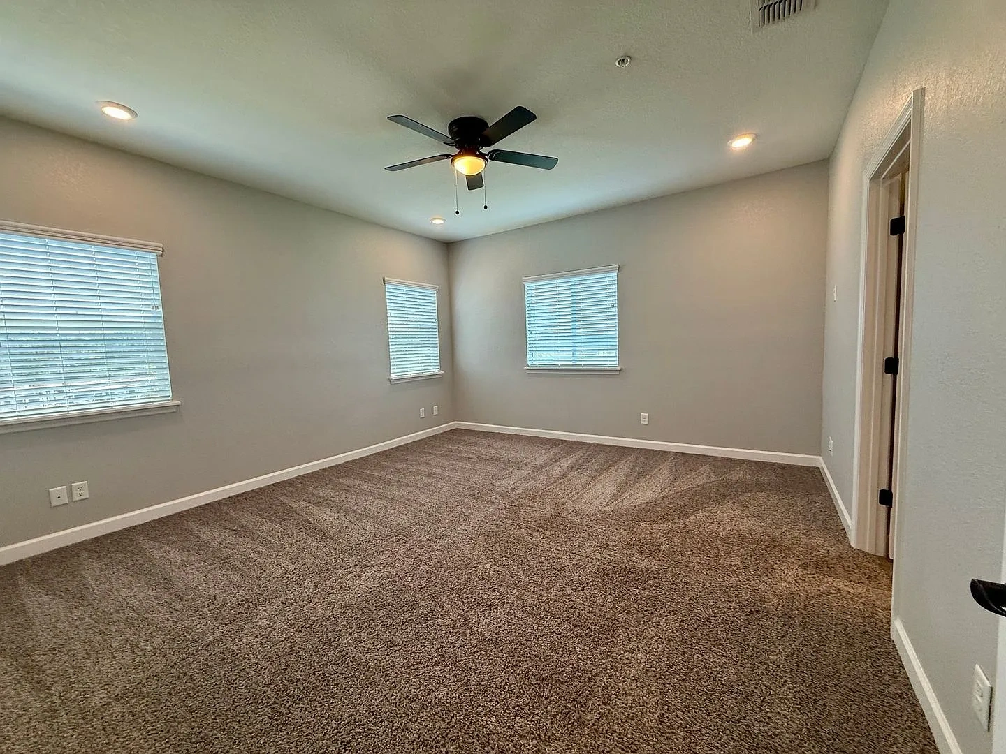 The Townhomes of Evergreen on Lake Idylwild – photo 1