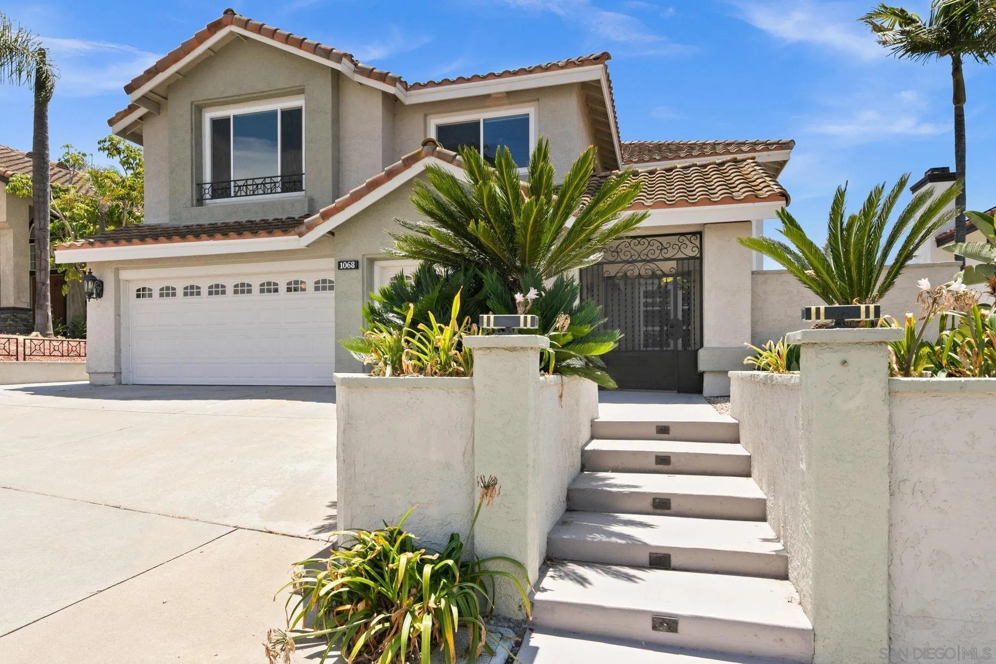 1068 Pacific Hill St – photo 3