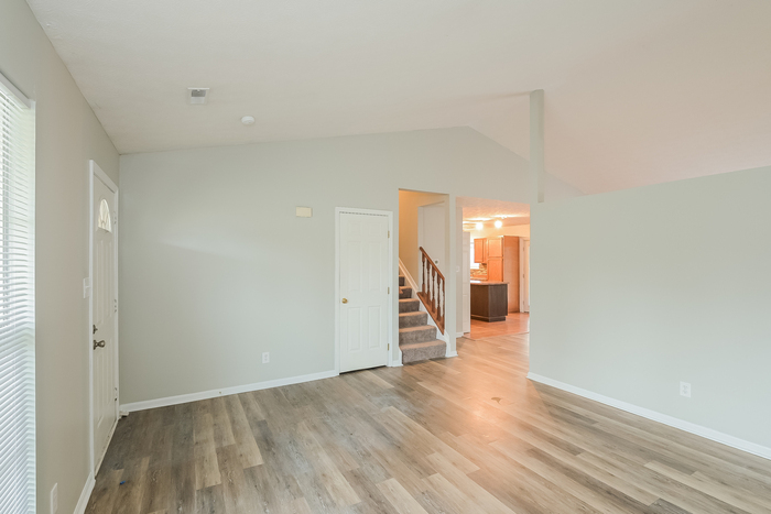 6460 Calloway Ct – photo 3