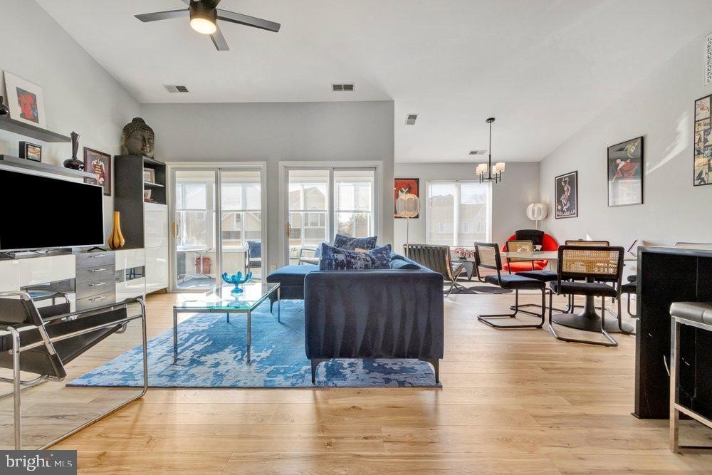 297 Lakeside Dr #71D – photo 3