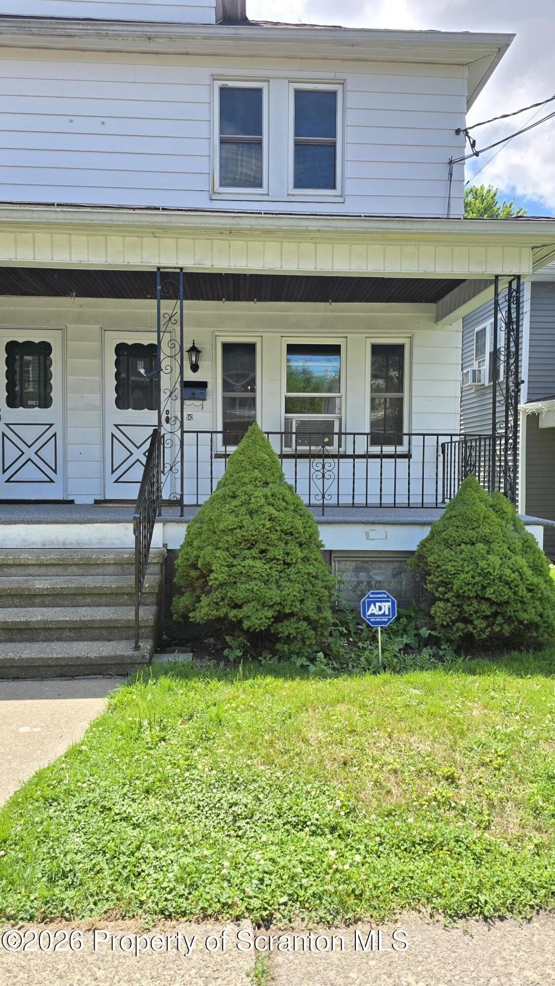 542 Deacon St – photo 1