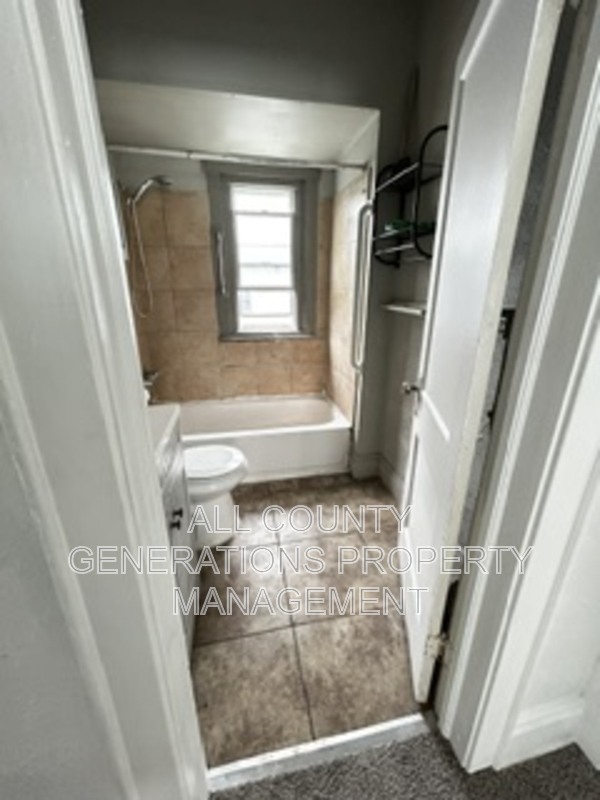 11909 Continental Ave – photo 4