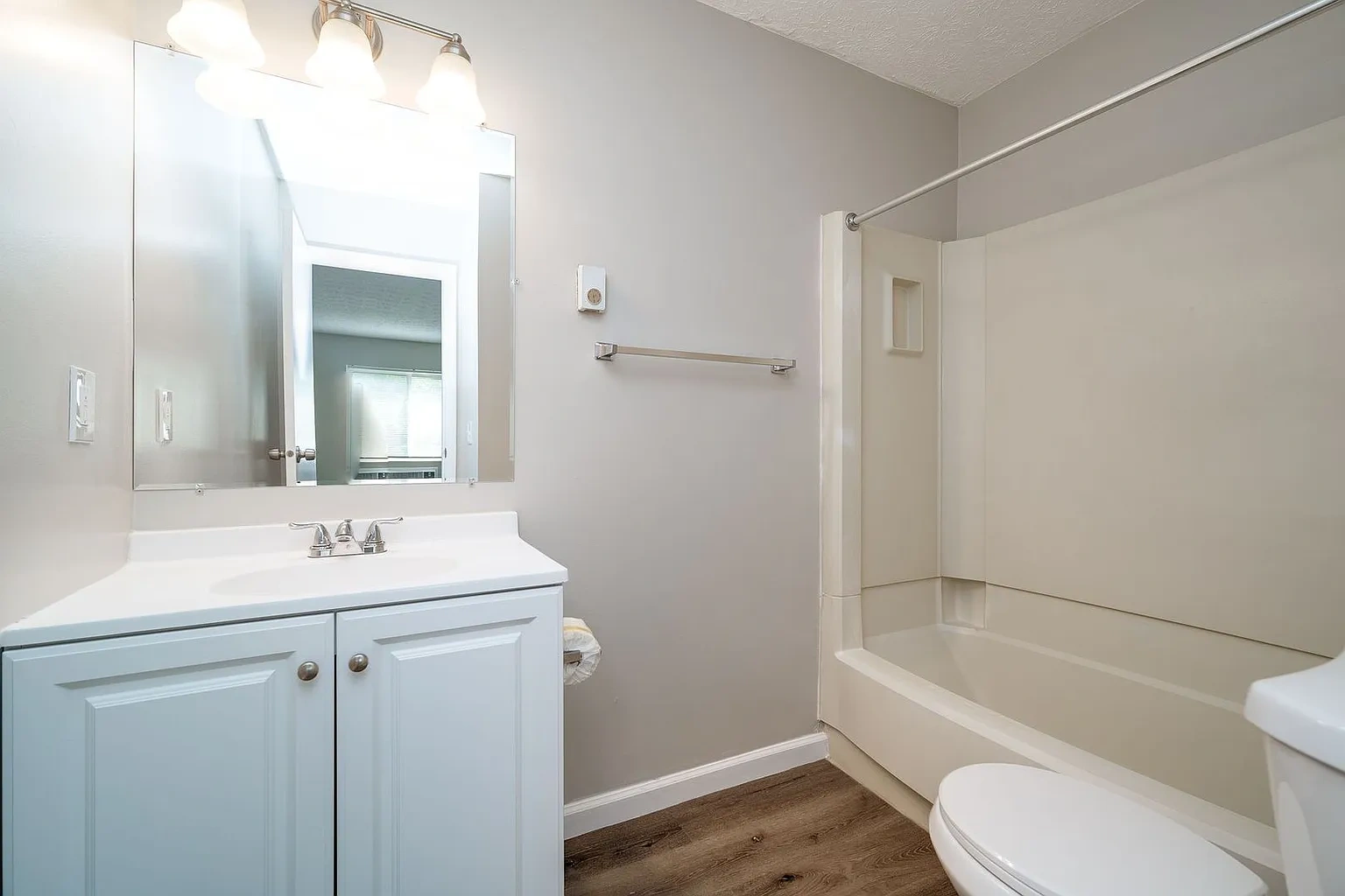 Autumn Hills Apartments – photo 5