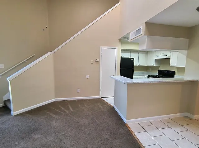 PLAZA VERDE CONDOS – photo 1