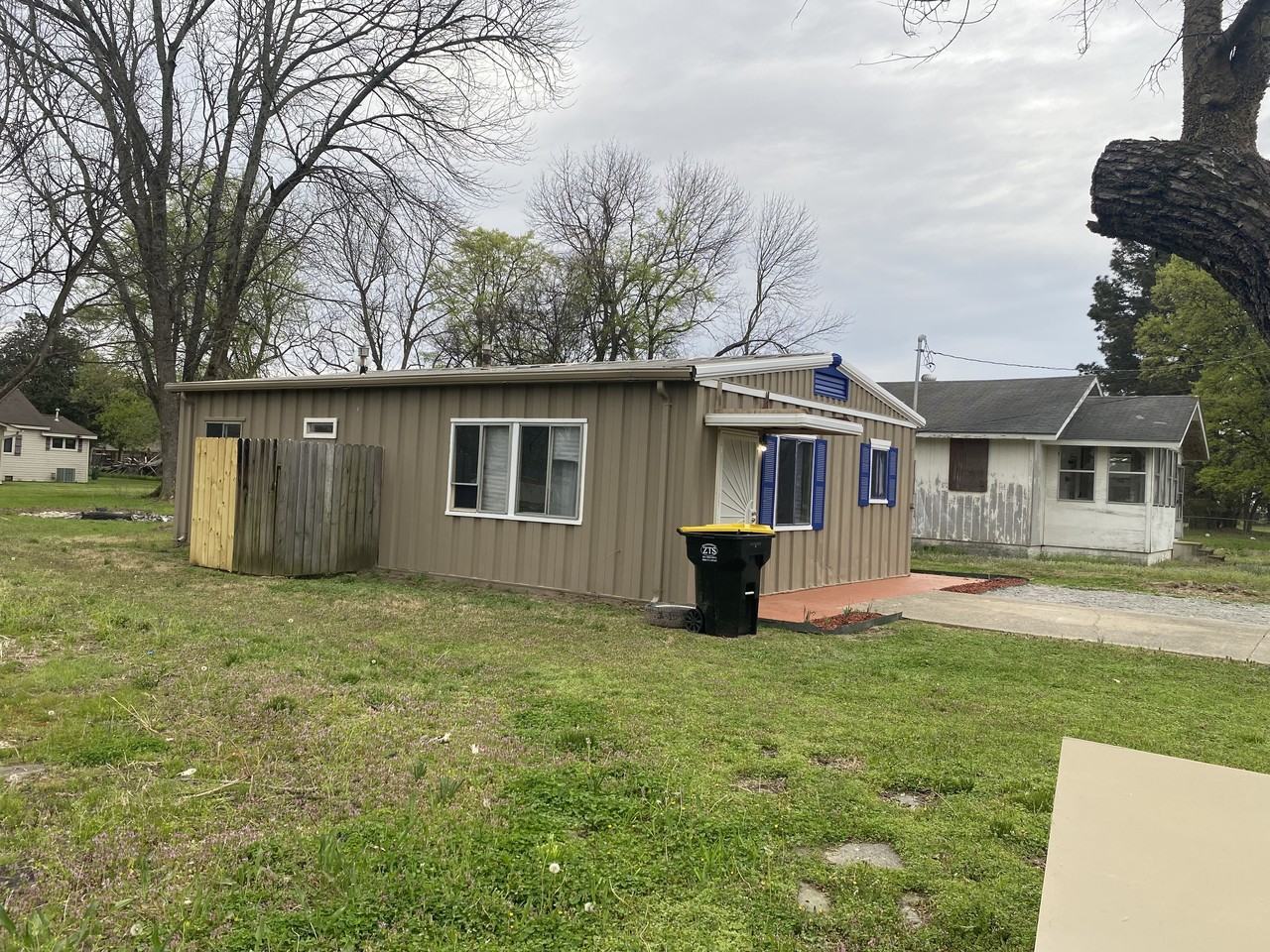 513 SW 3rd St – photo 3