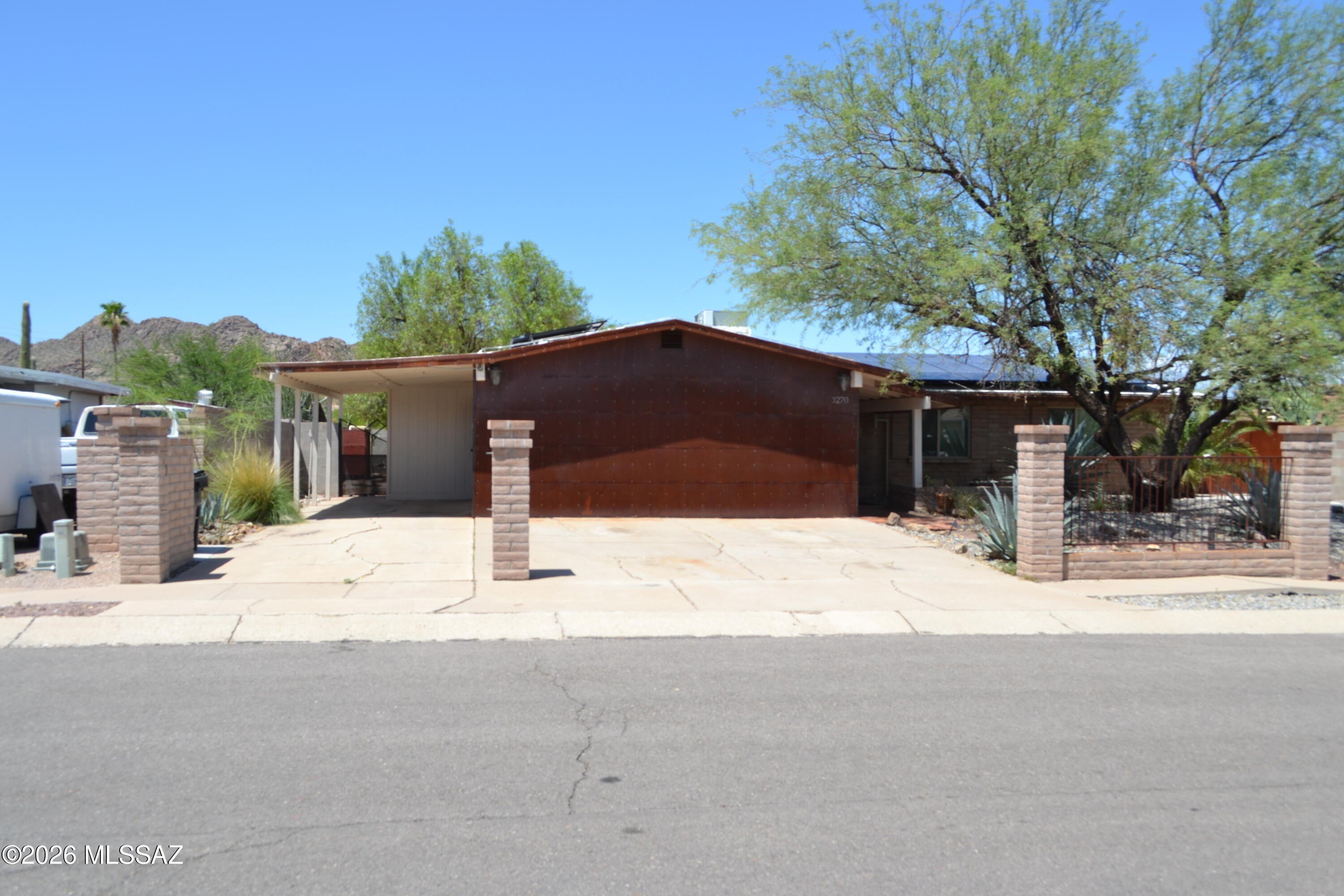 3270 W Capistrano Rd – photo 2