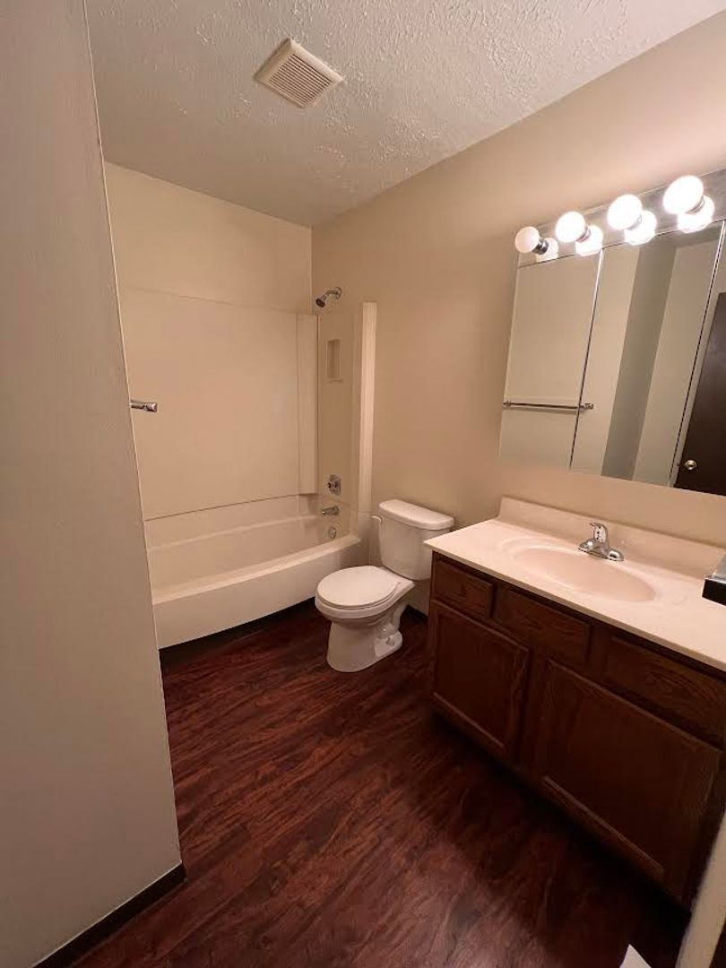 8120 Stadler Ave unit 8120 Stadler Ave. Apt. 3 – photo 5