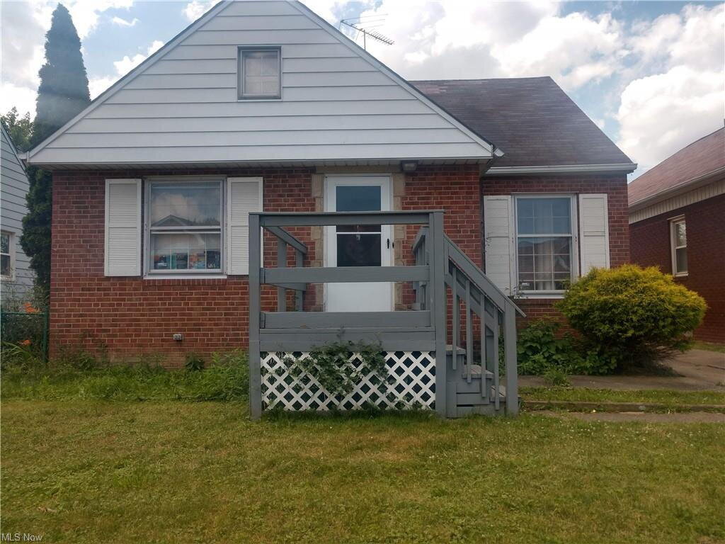 11200 Vernon Ave – photo 1