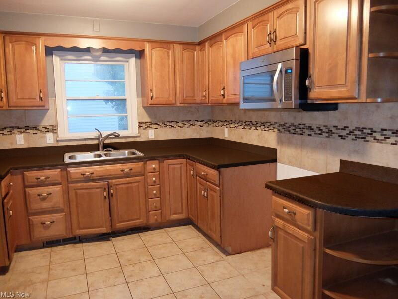 2332 N Taylor Rd – photo 4