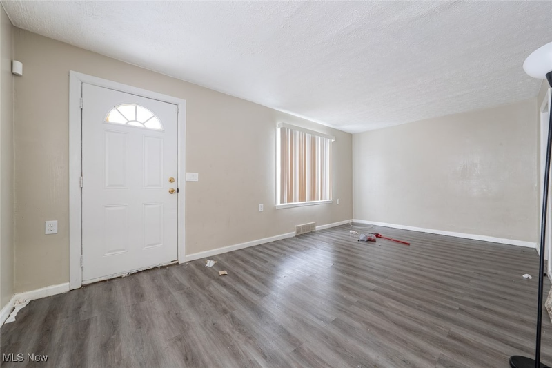 18851 Raymond St – photo 3