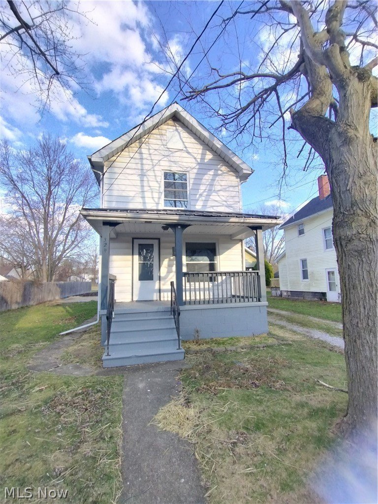 329 Charles Ave SE – photo 2