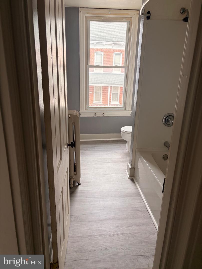 424 Smith St unit SECOND FLOOR – photo 5