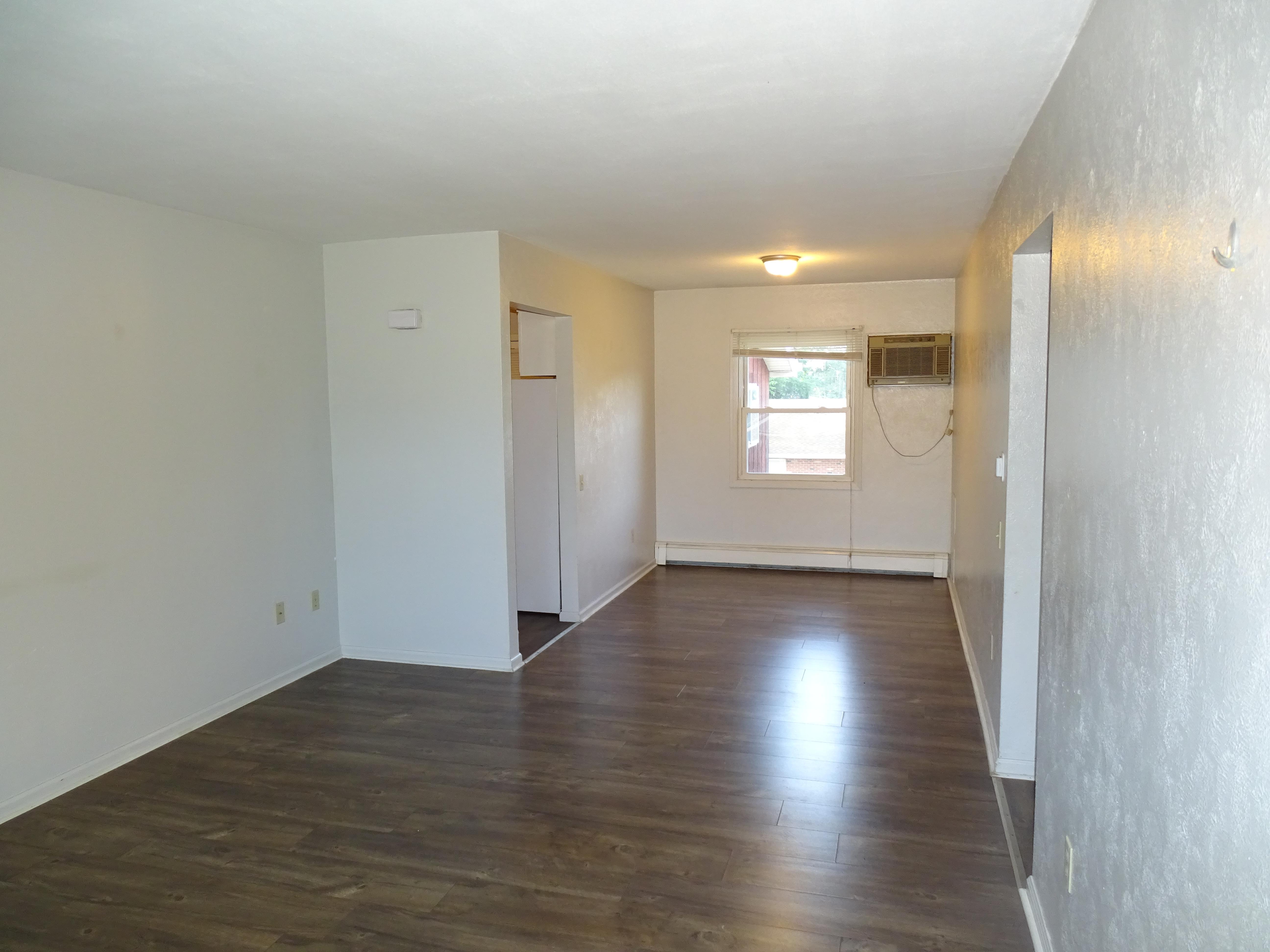 307 E Coomer St unit 8 – photo 5