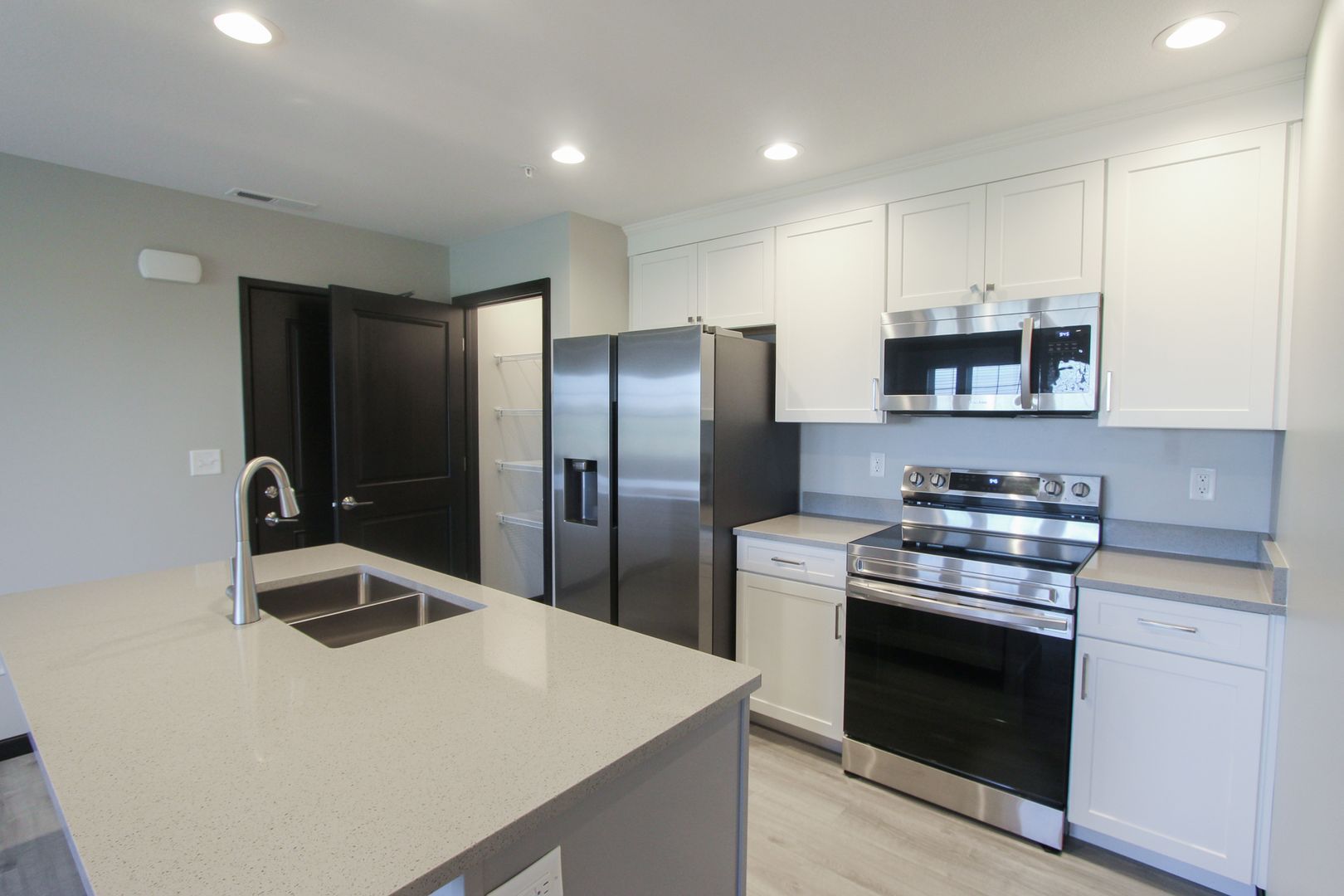 Fairway Place Apartments – photo 2