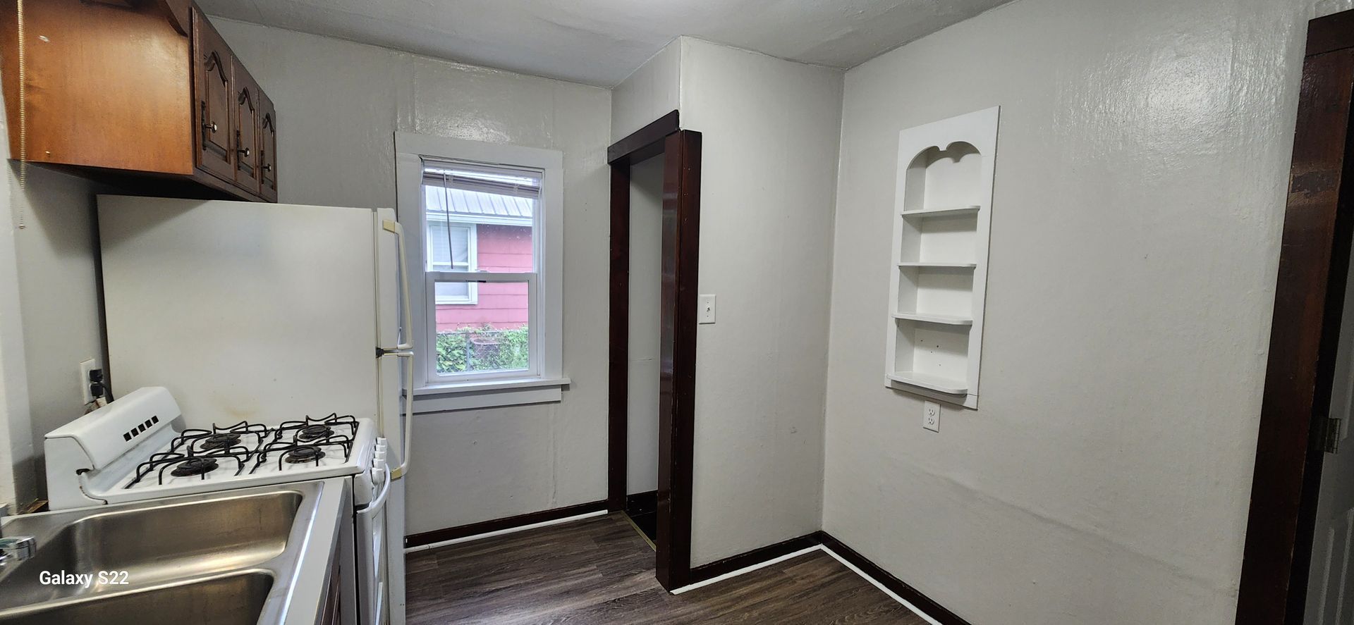 318 E 15th St N – photo 3