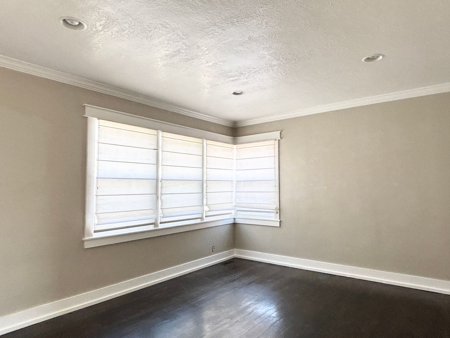 2054 E Crystal Ave – photo 2