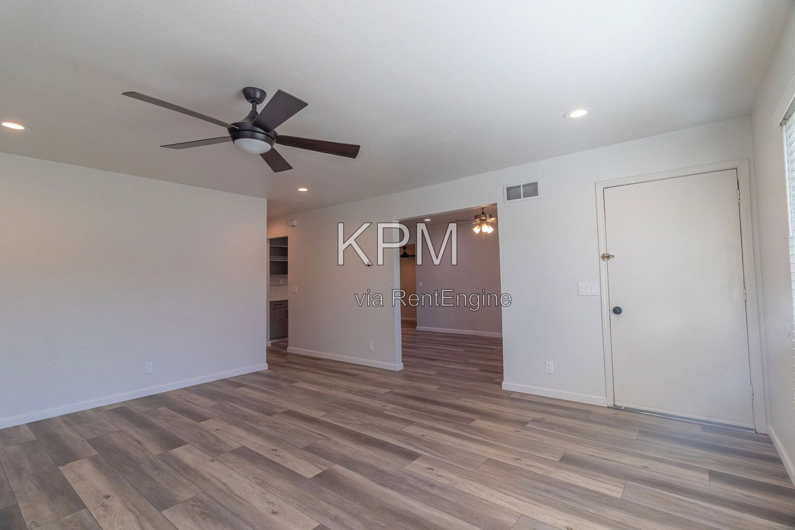 4248 E 4th St – photo 2